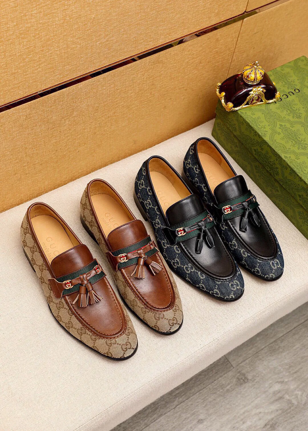 Men's shoes 💰520 💐 Product trademark: GUCCI "Gucci" casual leather shoes Regular size: 39-44 (38.45🉑️customized) Product materials: Selected imported first-layer calfskin upper + luxury hardware buckle, imported water-dyed cowhide leather lining. Strong three-dimensional visual effect, original combination outsole Color: 2⃣️colors available